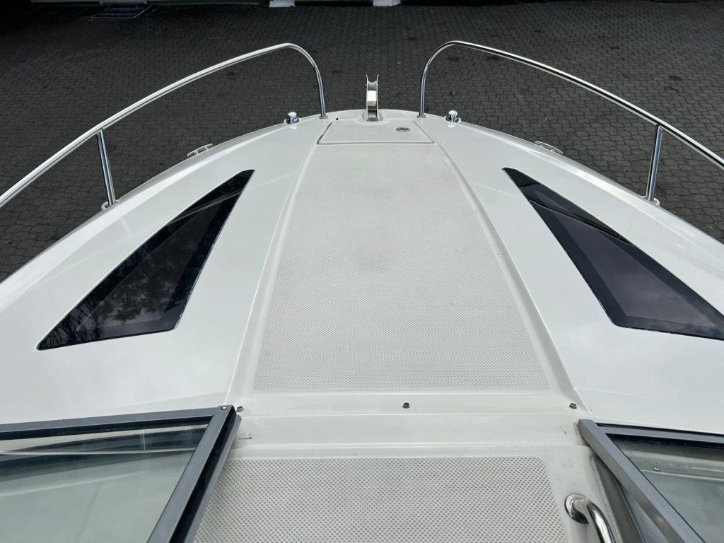 Eladó használt motorcsónak