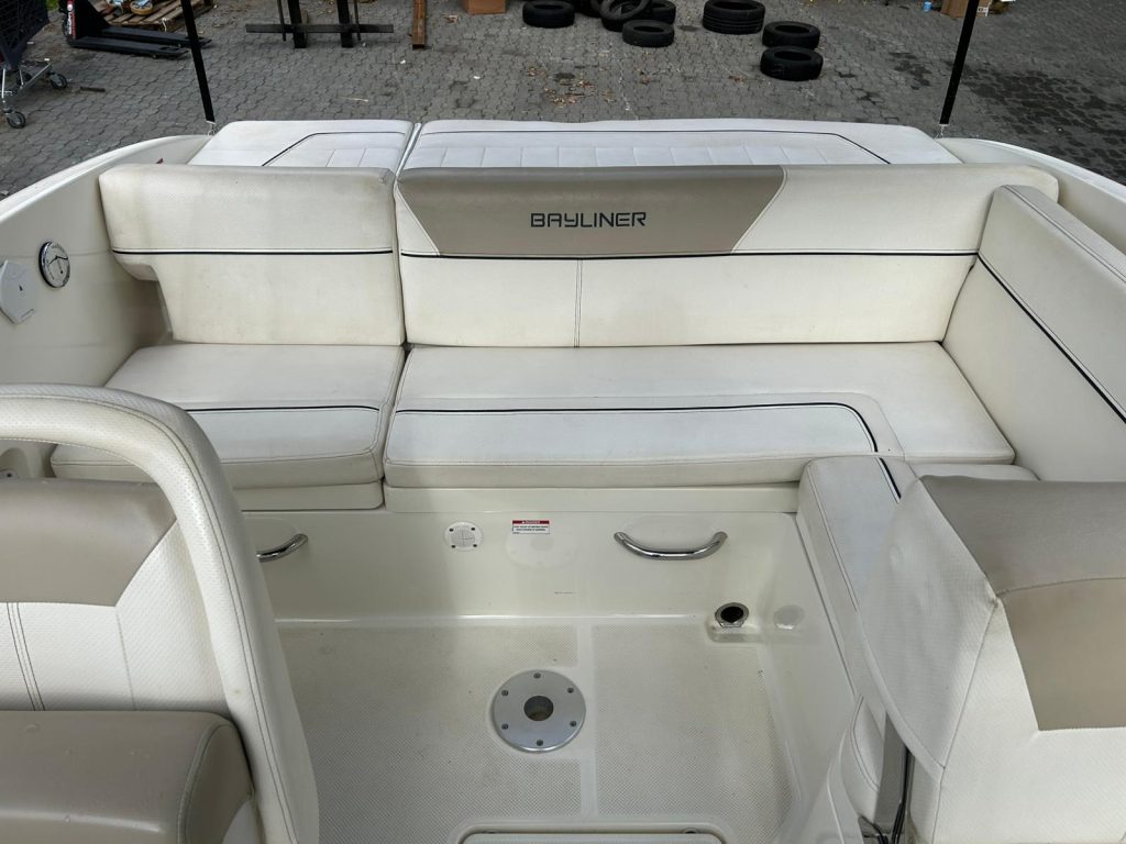 Eladó használt motorcsónak