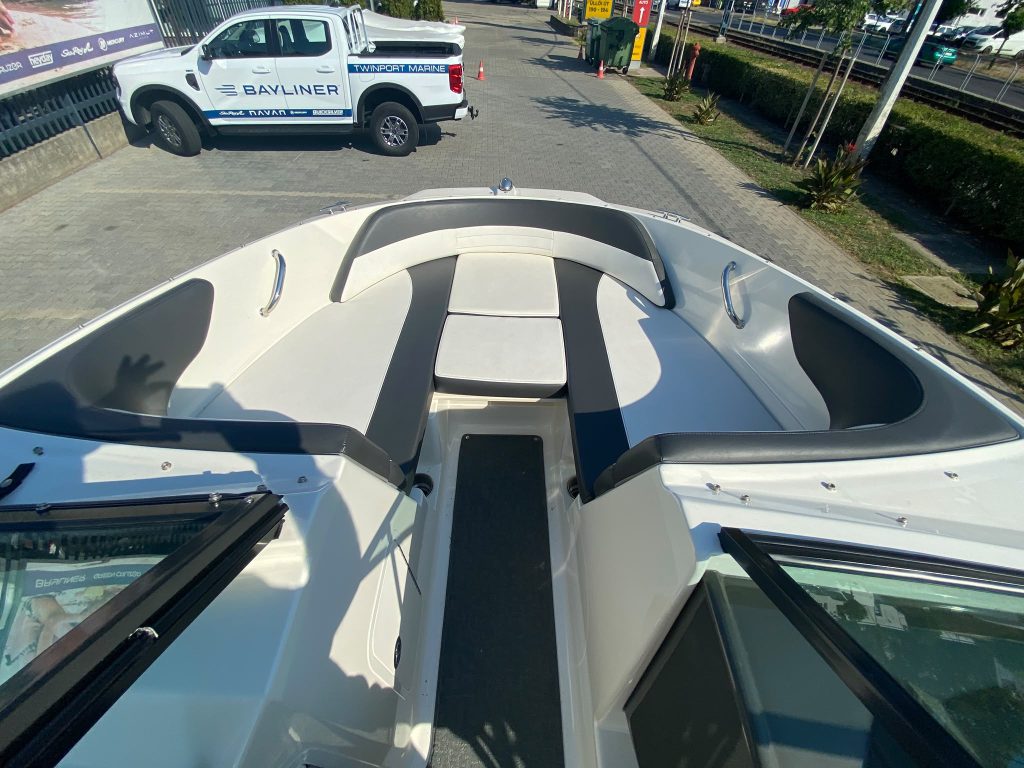 Eladó használt motorcsónak