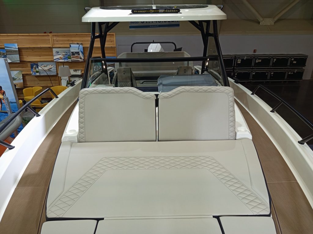 Navan motorcsónak eladó