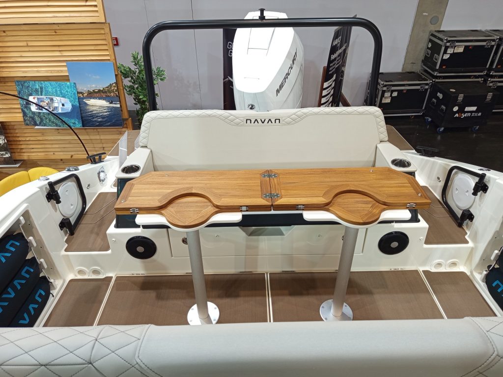 Navan motorcsónak eladó