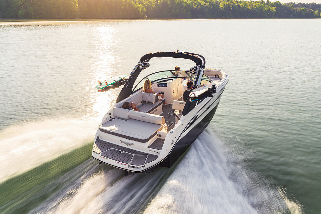 Eladó Sea Ray motorcsónak