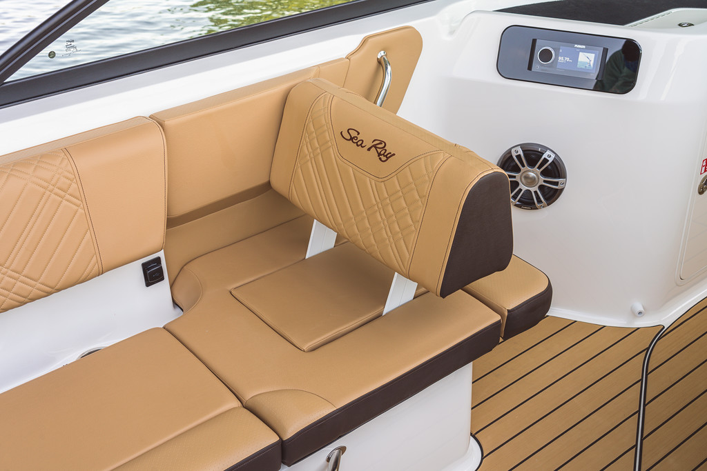 Eladó Sea Ray motorcsónak