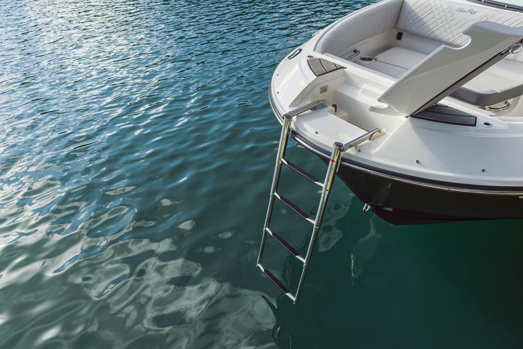 Eladó külmotoros hajó