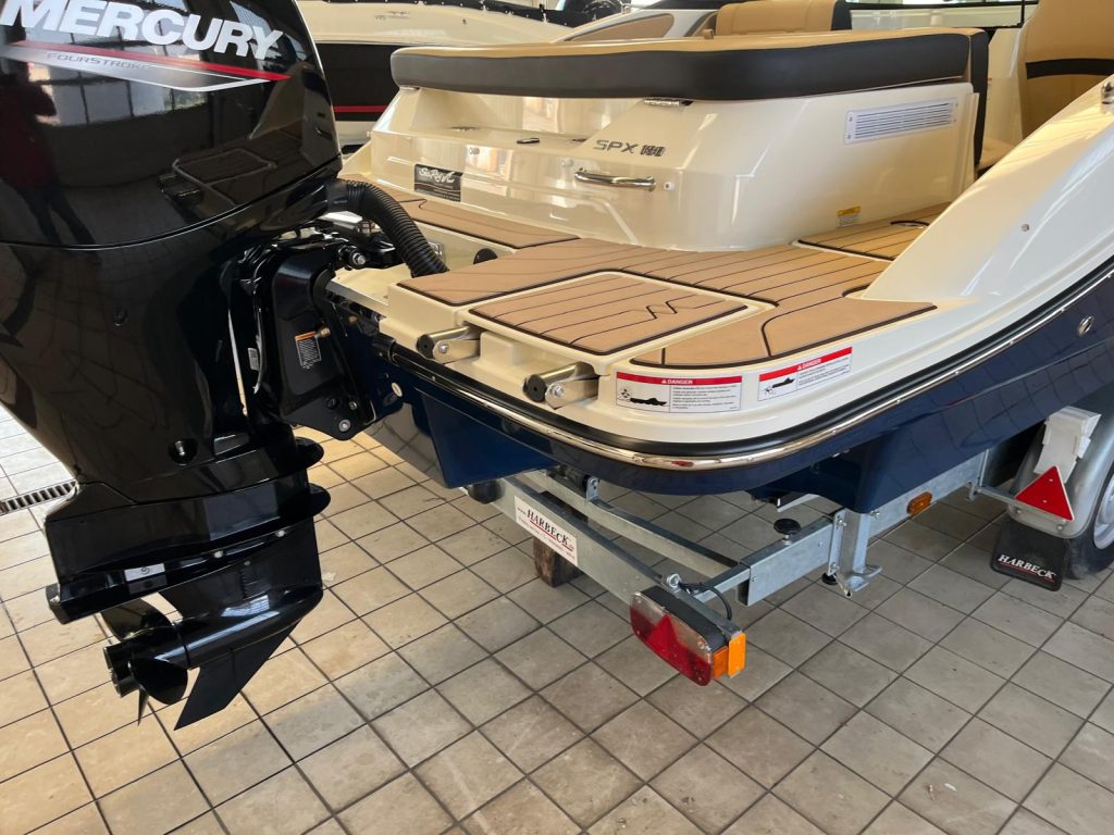 Sea Ray-Eladó-motorcsónak