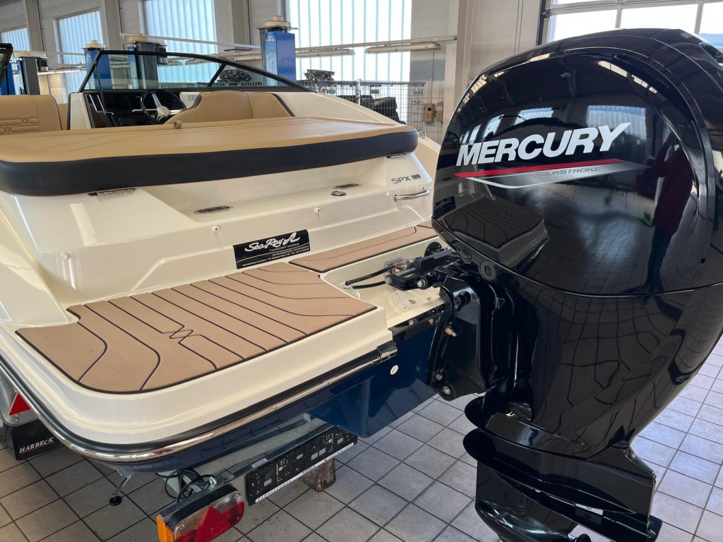 Sea Ray-Eladó-motorcsónak