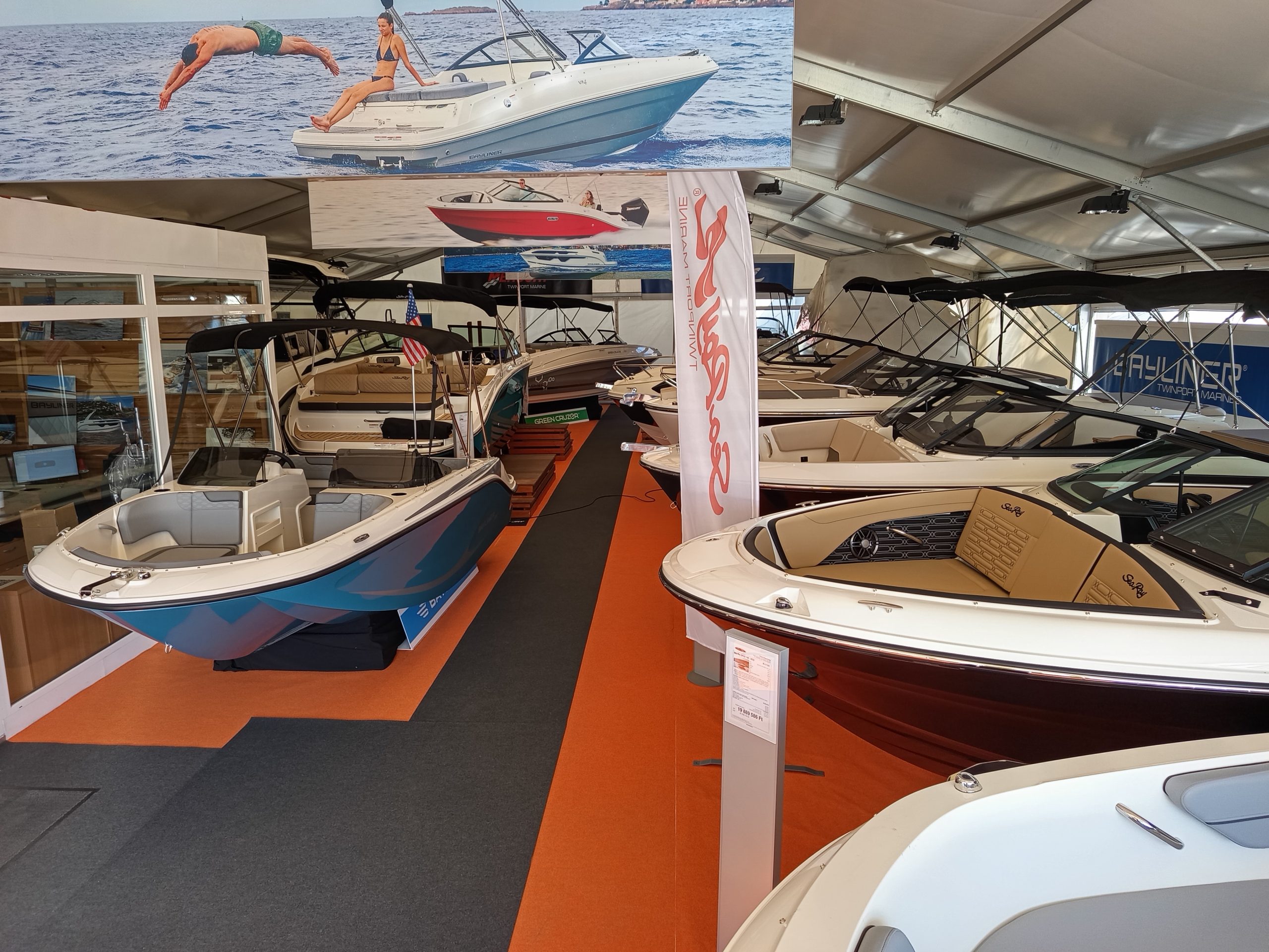 Eladó akciós hajók